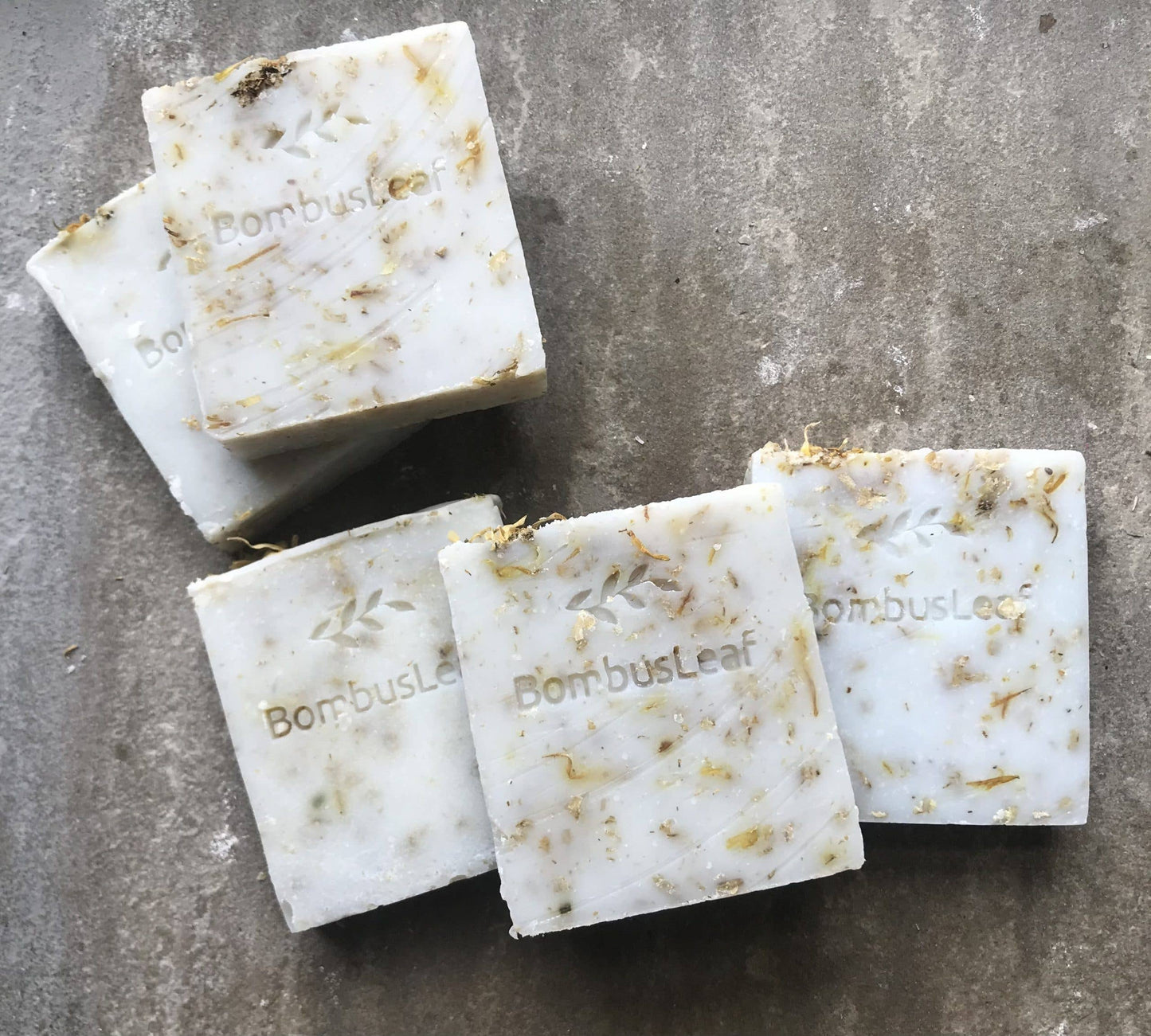 BombusLeaf - Organic Oat, Chamomile & Calendula Hand & Body Scrub