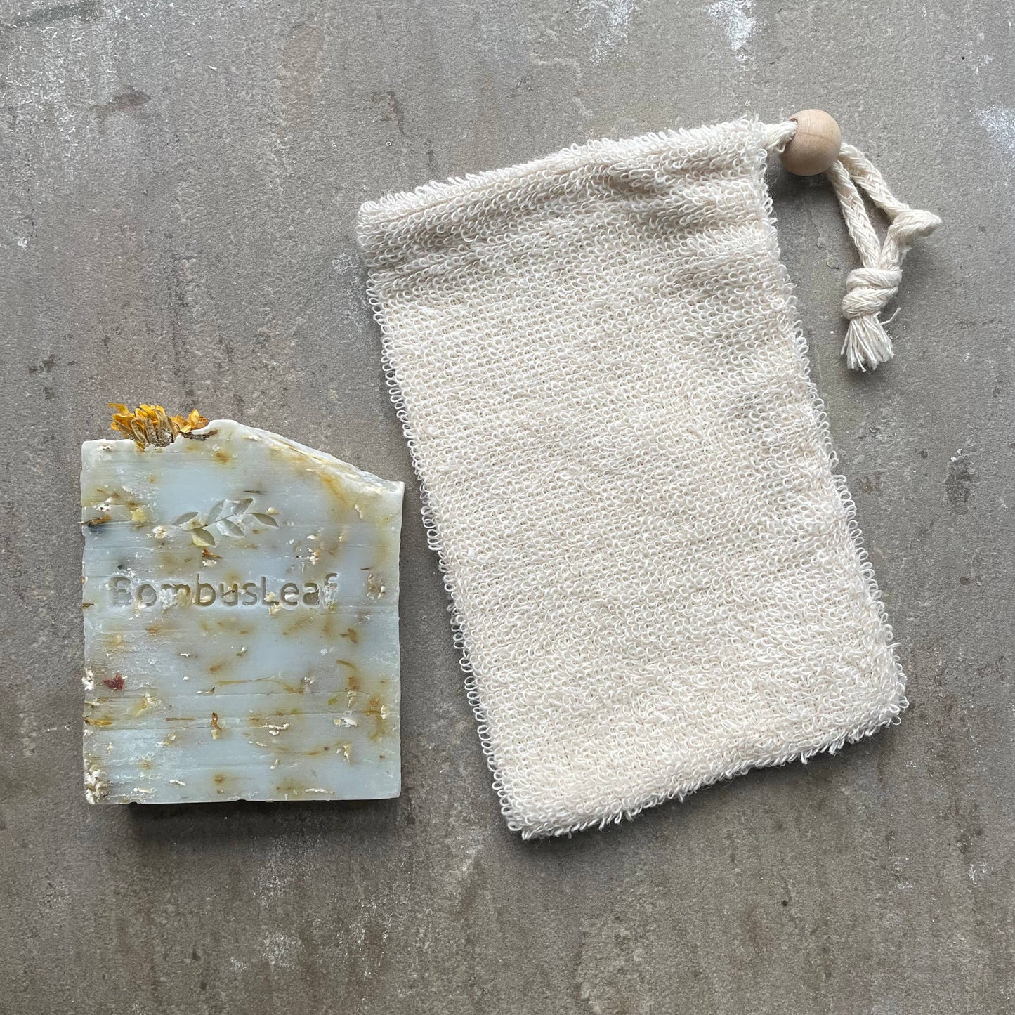 BombusLeaf - Organic Oat, Chamomile & Calendula Hand & Body Scrub