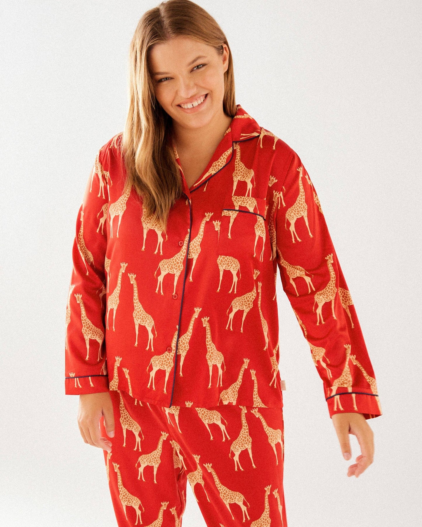 Chelsea Peers - Satin Red Giraffe Print Long Pyjama Set