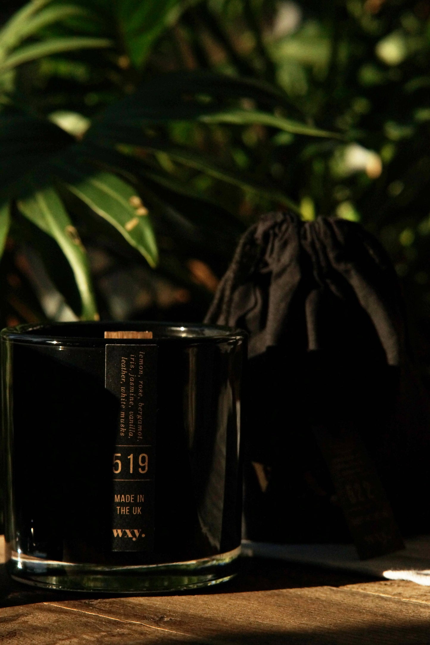 wxy. - Umbra 12.3oz Candle - 519 - Lemon White Musk & Leather