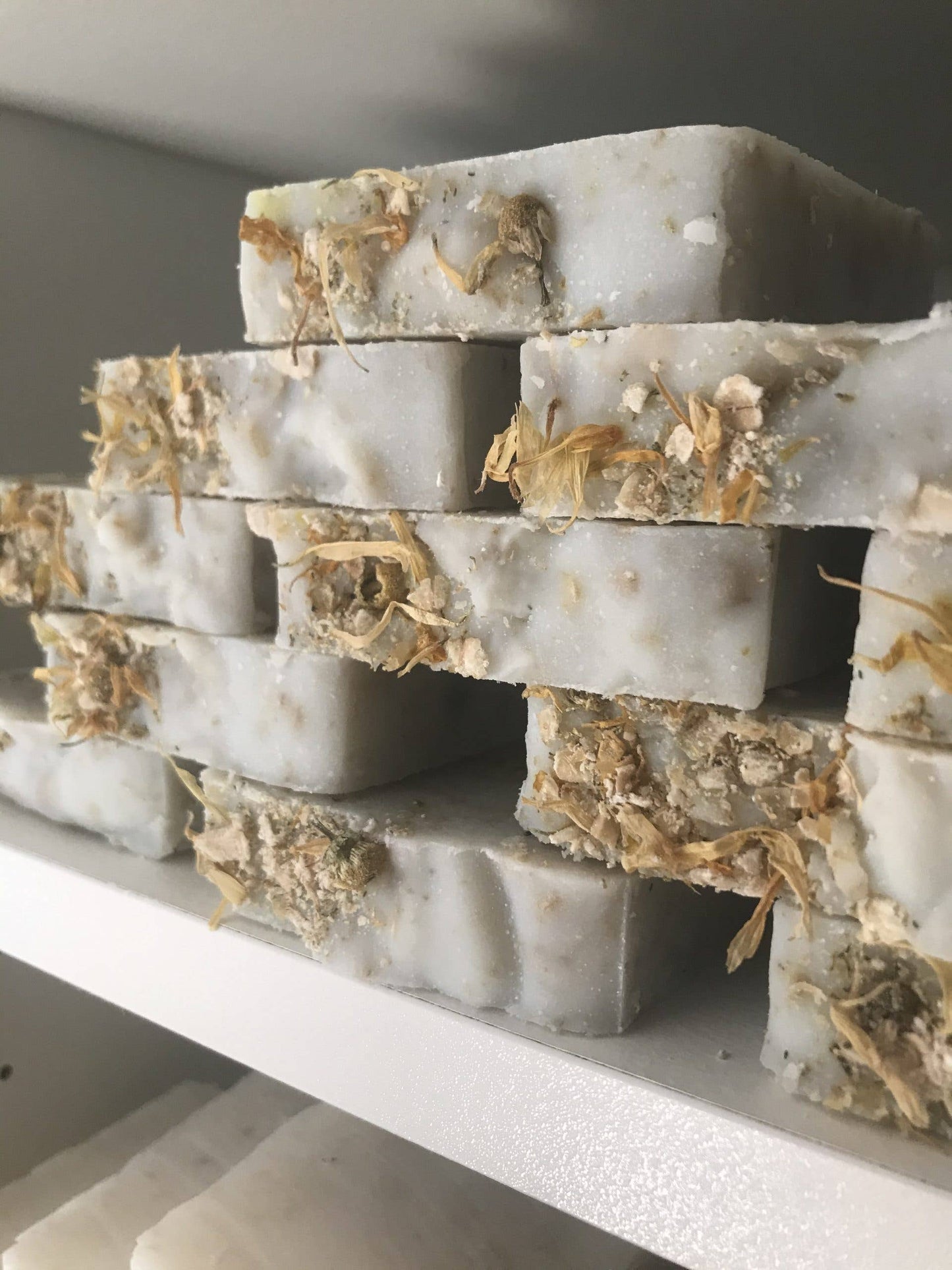BombusLeaf - Organic Oat, Chamomile & Calendula Hand & Body Scrub