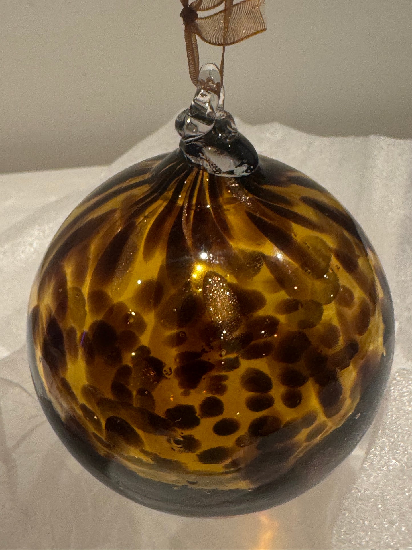 A Hand Blown Glass Bauble (with ribbon) Red & White ,Pink & White or Leopard