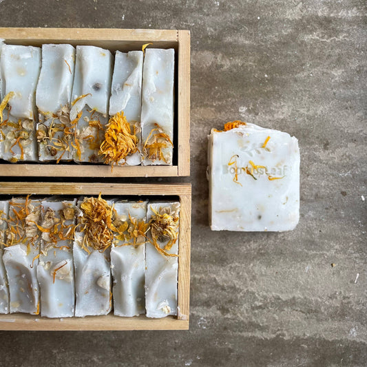 BombusLeaf - Organic Oat, Chamomile & Calendula Hand & Body Scrub