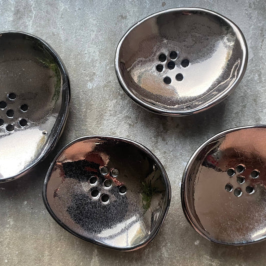 BombusLeaf - Handmade Metallic Ceramic Soap Dish